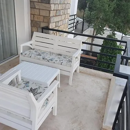 Ladies Beach - Poolside Detached - 4 Floor - 5 Bedroom - Sea View Villa *