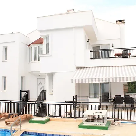 Ladies Beach - Poolside Detached - 4 Floor - 5 Bedroom - Sea View * كوشاداسيه