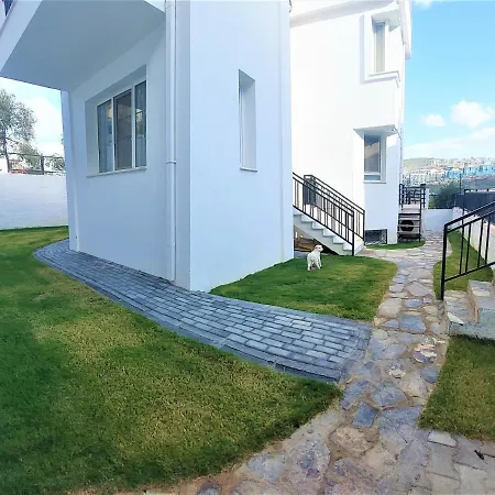Ladies Beach - Poolside Detached - 4 Floor - 5 Bedroom - Sea View فيلة كوشاداسيه